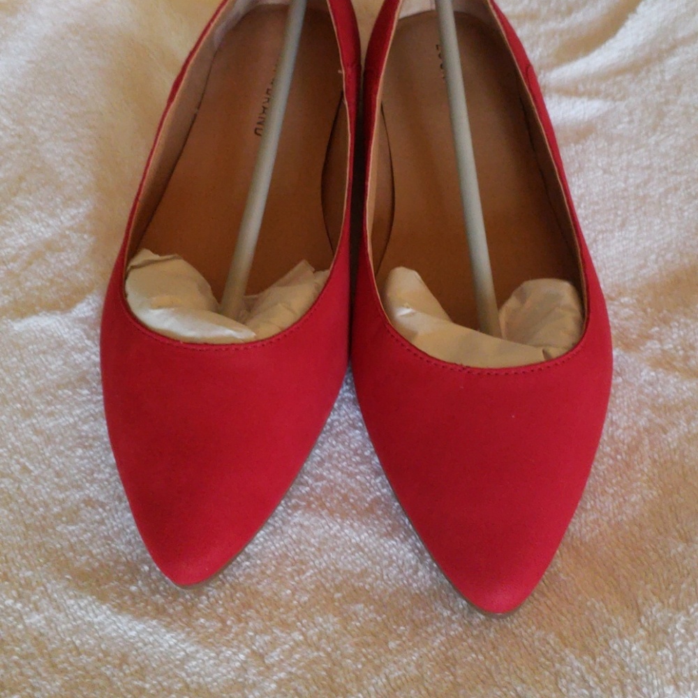 Nwt Lucky brand red suede flats.